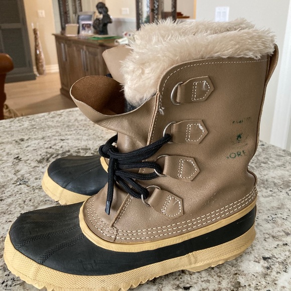 Sorel Wool-insert Leather and Rubber Winter Boots - Picture 2 of 7